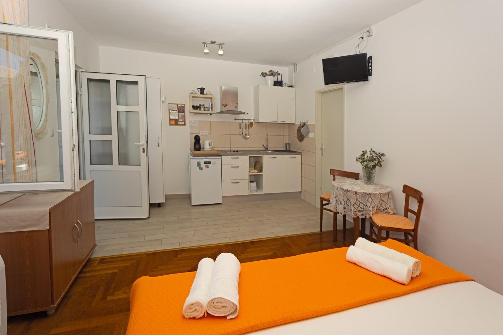 Seaview Guesthouse - Zf Hvar ฮวาร์ ภายนอก รูปภาพ