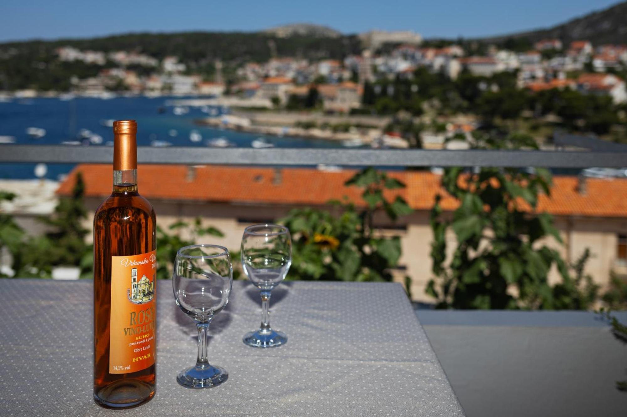 Seaview Guesthouse - Zf Hvar ฮวาร์ ภายนอก รูปภาพ