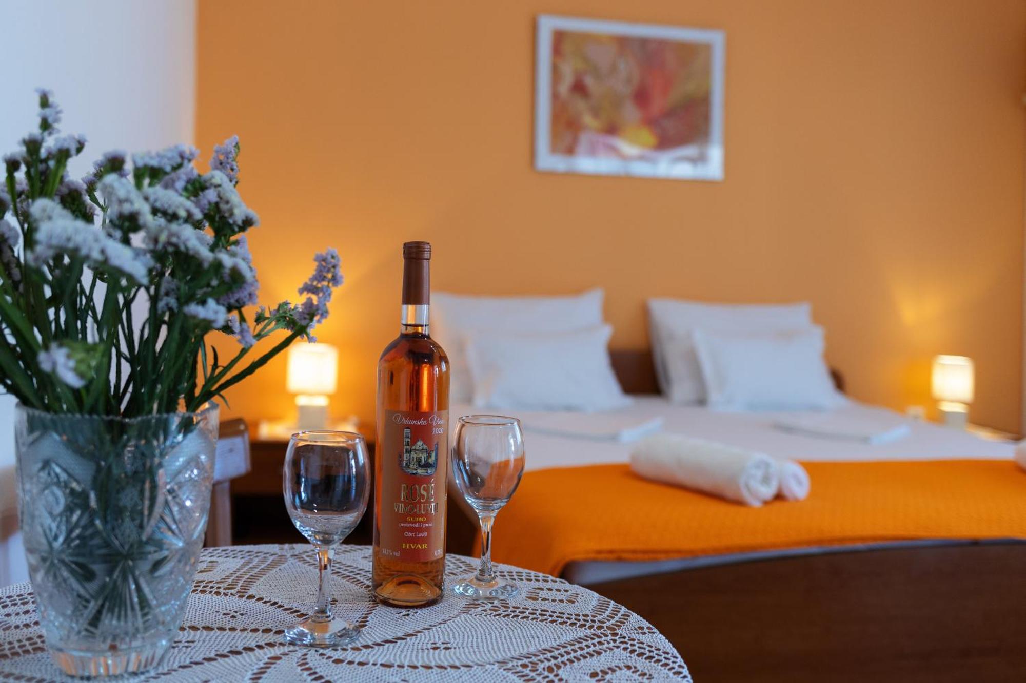 Seaview Guesthouse - Zf Hvar ฮวาร์ ภายนอก รูปภาพ