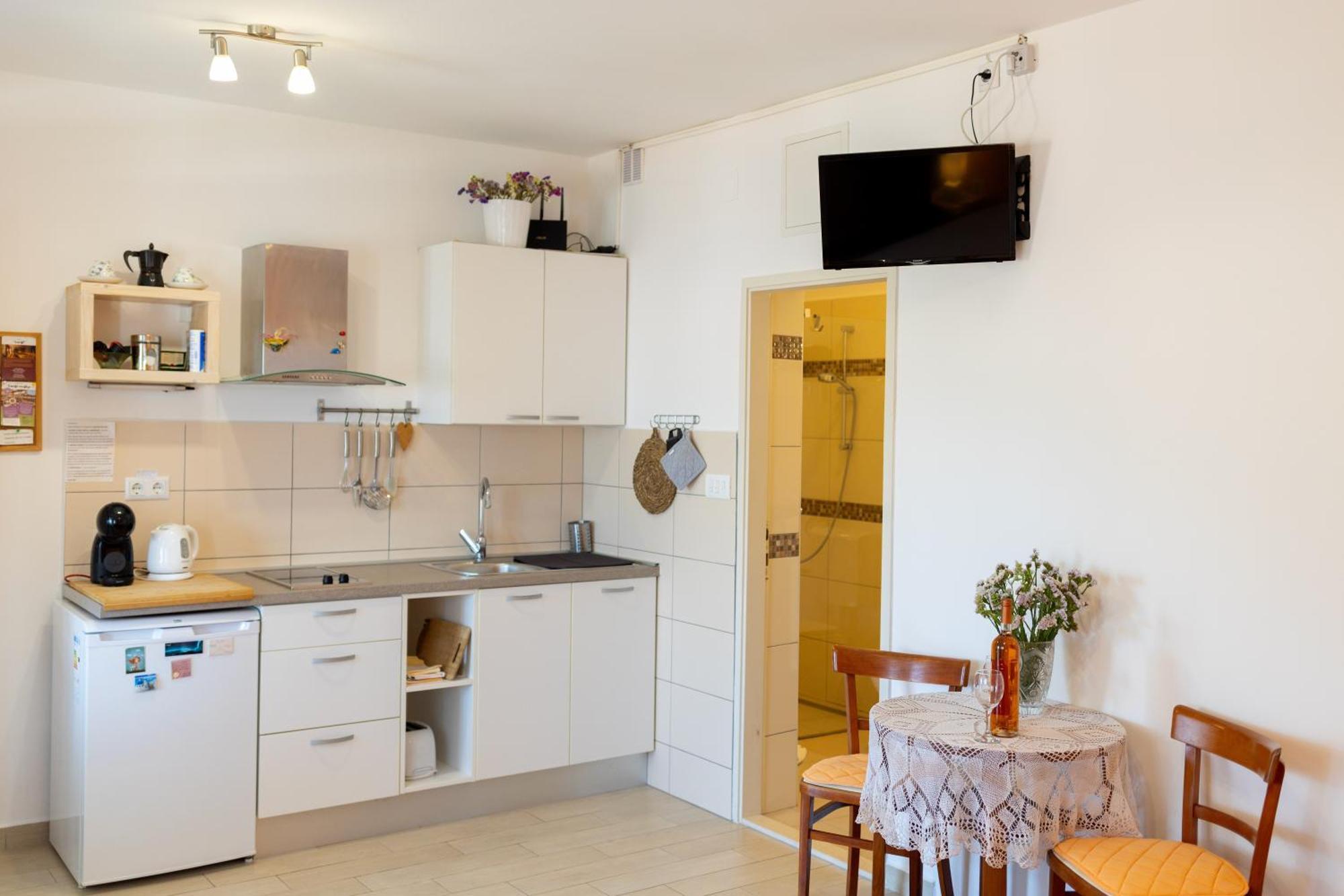 Seaview Guesthouse - Zf Hvar ฮวาร์ ภายนอก รูปภาพ