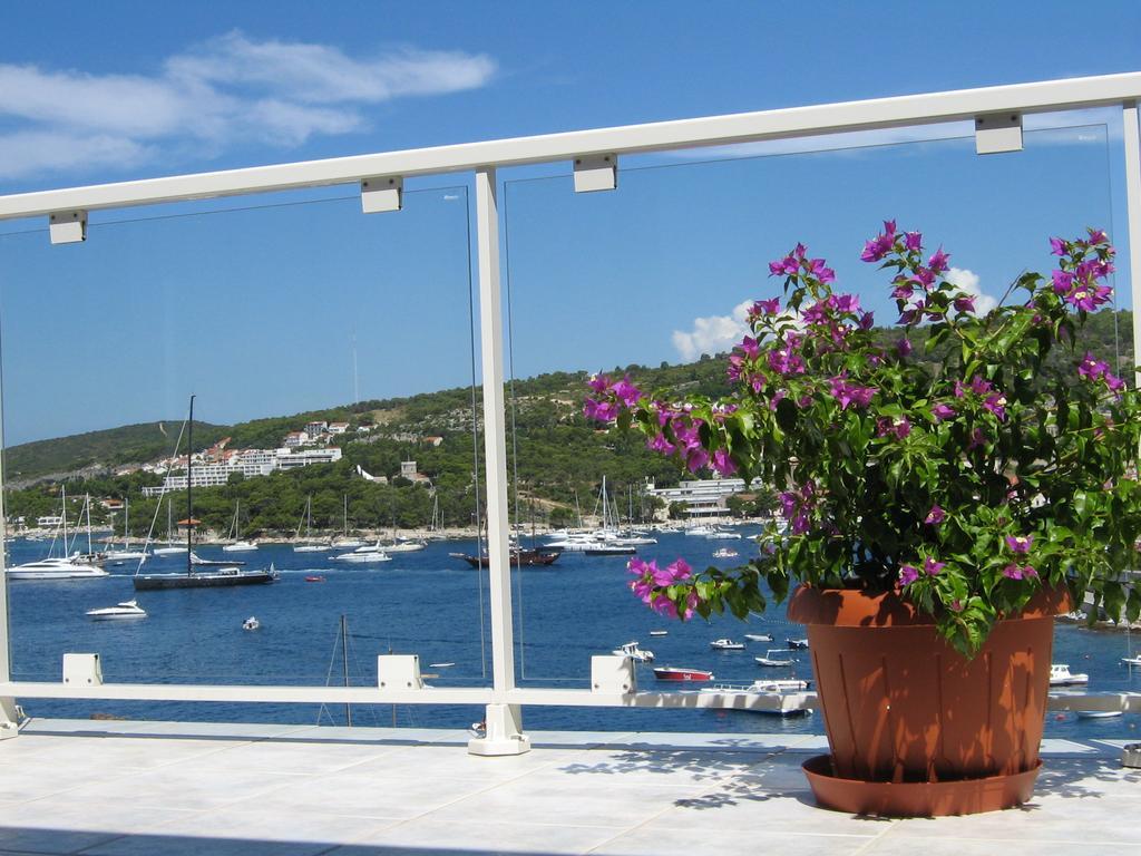 Seaview Guesthouse - Zf Hvar ฮวาร์ ภายนอก รูปภาพ
